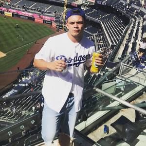 Meet your Posher, Dustyn